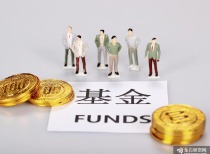 抄底！资金借道ETF狂买超900亿元 沪深300ETF最受青睐