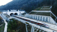 乘高铁赏徽州美景，感觉真不错