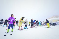 成都市第四届冰雪运动季西岭雪山启动 冰雪惠民活动持续一整年