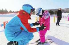 “小海狮”勇闯圣洁摇篮山滑雪场