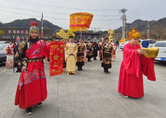 接财、接福、接平安……大年初五迎财神！